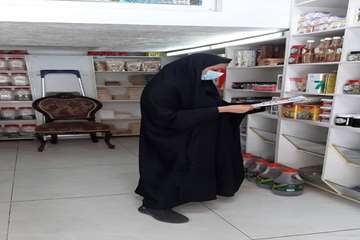بازدید کارشناسان اداره نظارت و ارزیابی فرآورده های طبیعی ،سنتی و مکمل معاونت غذا ودارو از عطاریهای سطح شهرستان بندرعباس