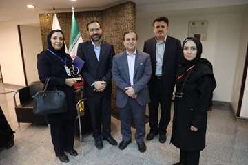 تقدیر از مدیریت نظارت بر فرآورده‌های خوراکی، آشامیدنی، آرایشی و بهداشتی معاونت غذا و دارو دانشگاه علوم پزشکی هرمزگان در همایش رو