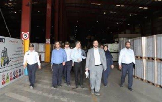 بازدید از انبارهای نگهداری مواد غذایی و کالاهای سلامت محور در بندر شهید رجایی 